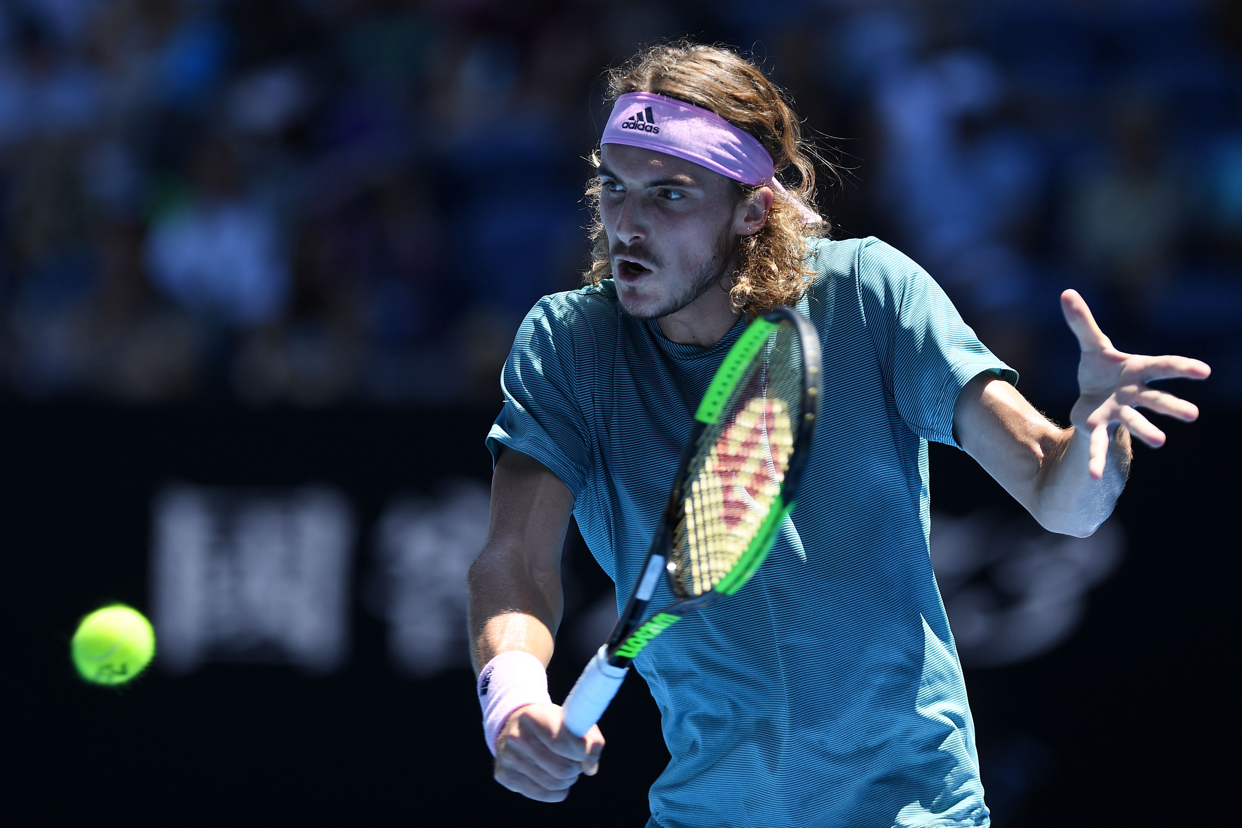 关于法国网球队鏖战英国网球队，西西帕斯三分雨点燃全场的信息