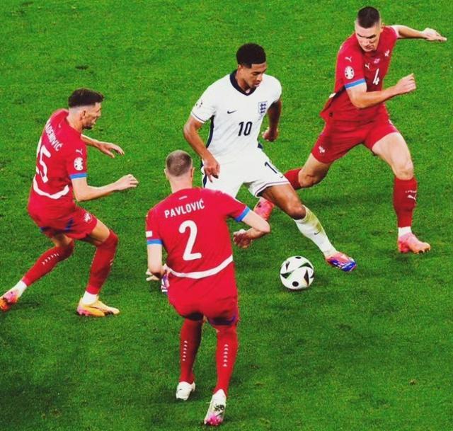 一场经典之战！欧洲杯点燃球迷热情的简单介绍