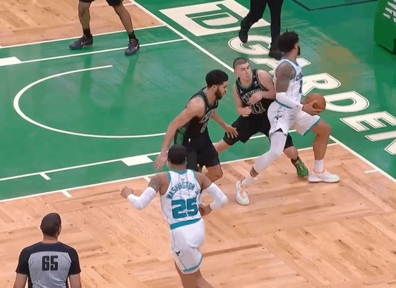 凯尔特人完胜山西队,保罗高光表现 凯尔特人完胜山西队,保罗高光表现