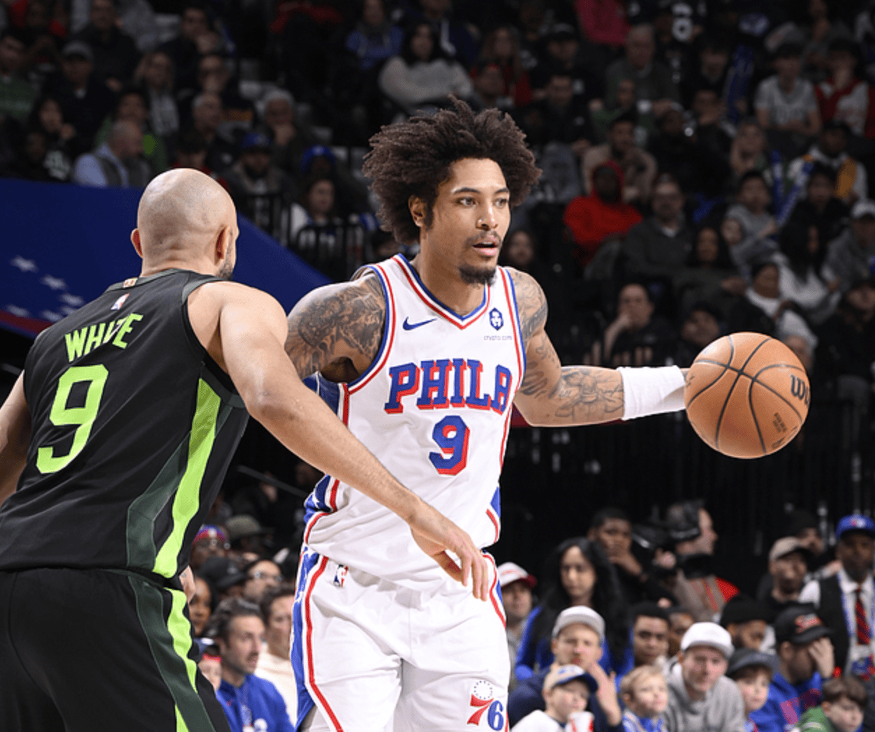 鹈鹕逆转上海队，塔图姆惊艳四座