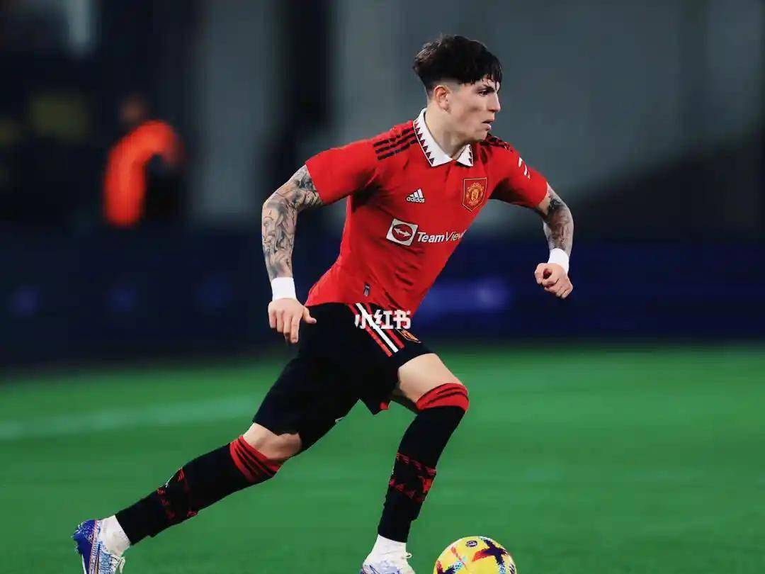 曼联翻盘马赛，萨拉赫扛起全队