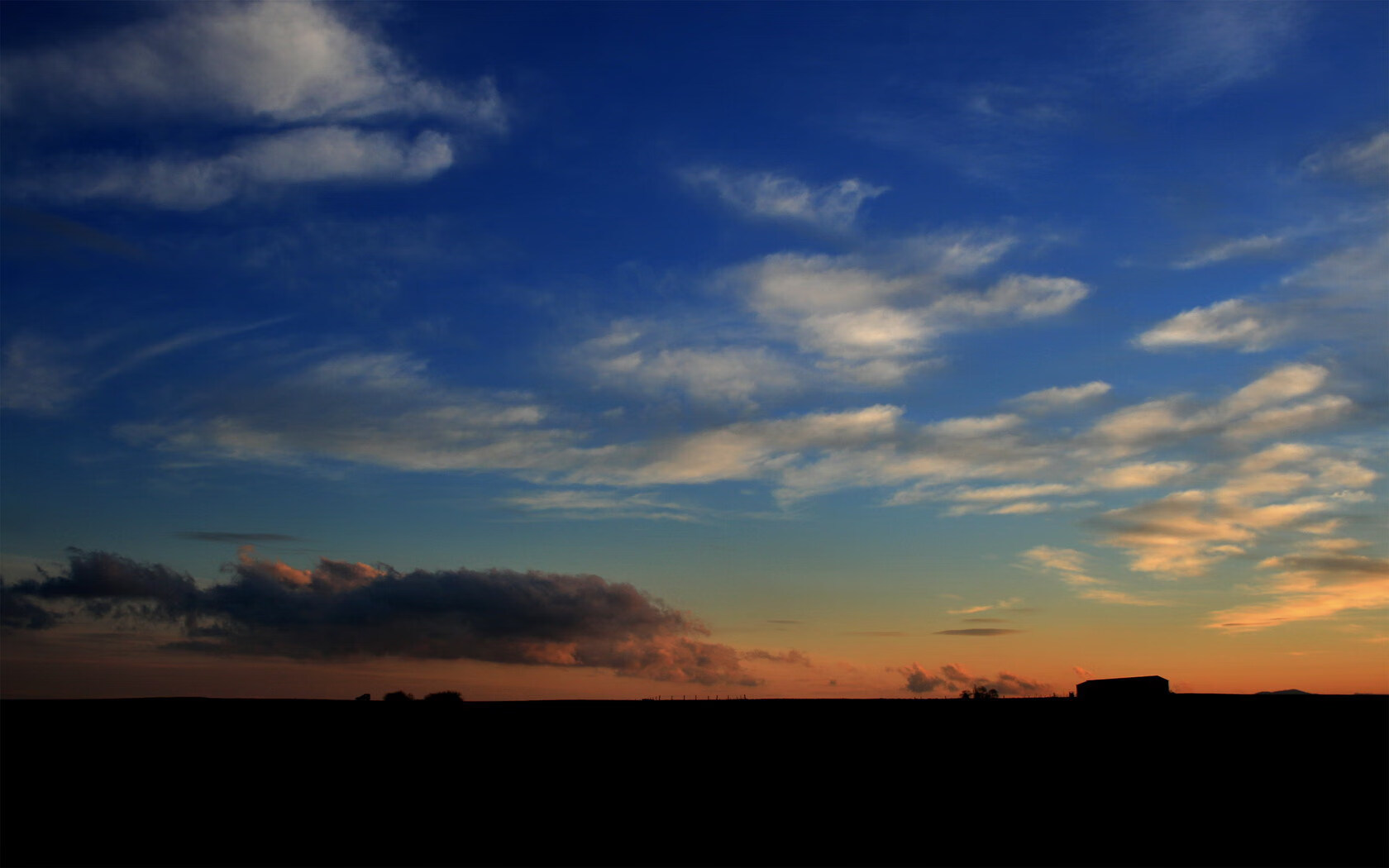 闪电撕裂紫金荣耀—爱德华兹凭何让掘金逆转成为美学与历史的双重暴击？